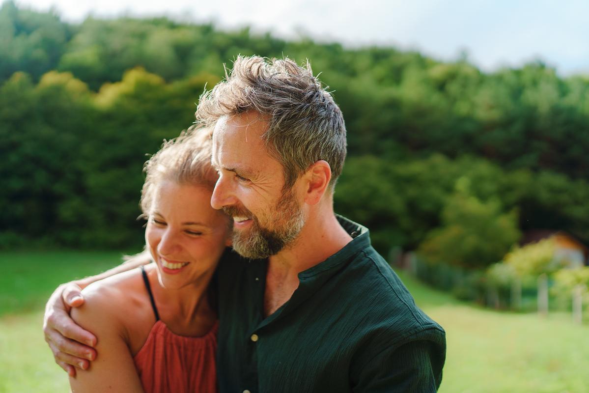 How-to-maximize-the-benefits-of-dating-a-younger-woman.jpg